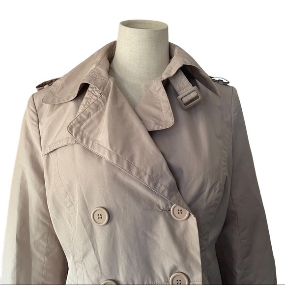 Suzy Shier beige button up short trench coat - Picture 6 of 13
